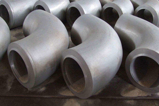 Astm Stal węglowa A335 P11 P22 P91 Bezszwowe stalowe kolanko Złączki rurowe 273 X 12,7 mm Spawane kolanko ze stali stopowej