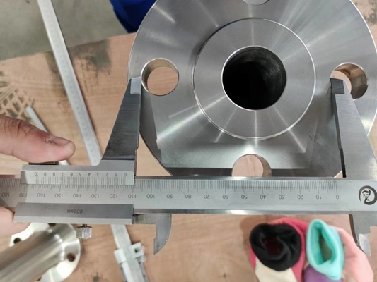 Flanki ze stali z stopem niklu ASME / ANSI B16.47 L304 RF LWN