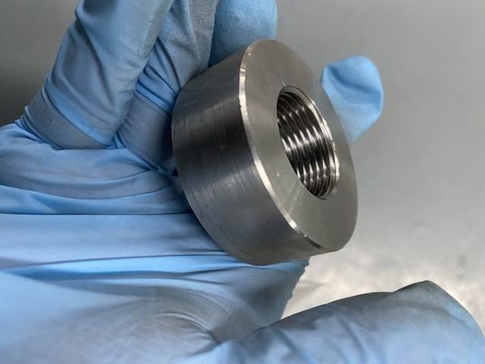 Kolana, trójniki, redukcje, złączki zaślepiające ze stali stopowej bez szwu ASTM A234, malowane na czarno