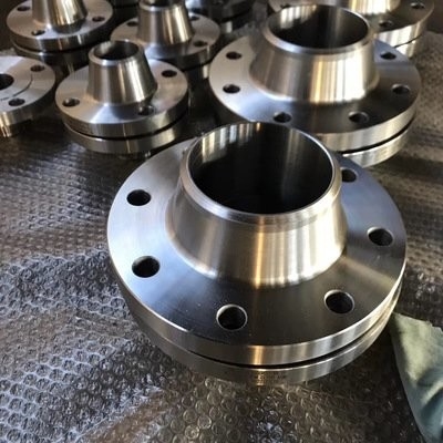 Mocne kołnierze gwintowane ze stopu B564 8811 6"900 #