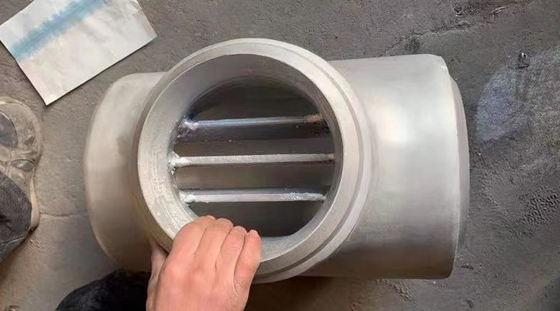 DN 200 mm, TRÓJNIK Z OSŁONĄ, SCH80S, SMLS, DUPLEX SS, ASTM A815-UNS S31803, BW, ASME B16.9