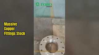 Zwiedzanie magazynu: obszerne zapasy złączek miedzianych gotowych do wysyłki